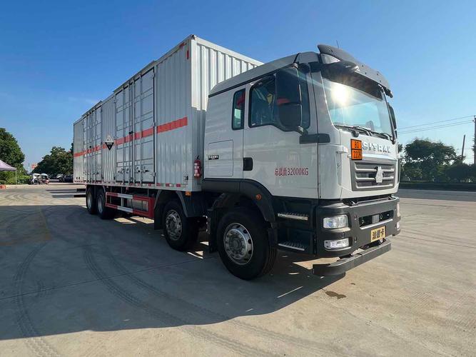 华威驰乐牌SGZ5320XFwZZ6C5腐蚀性物品厢式运输车 安全与效率的完美结合